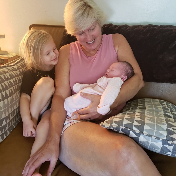 Meet your Posher, Sandy - Picture 14 of 16